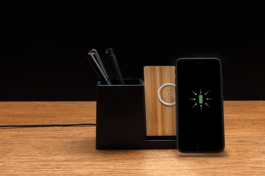 Logotrade Werbeartikel das Foto: Ontario 10W Wireless Charger aus Bambus und RCS Kunststoff