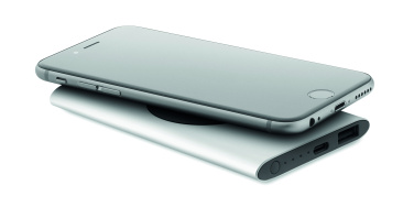Logotrade Firmengeschenke das Foto: Powerbank mit Ladestation 15W