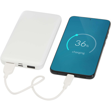 Logotrade Logogeschenke das Foto: Intan 10 W 10.000 mAh Powerbank aus recyceltem Kunststoff