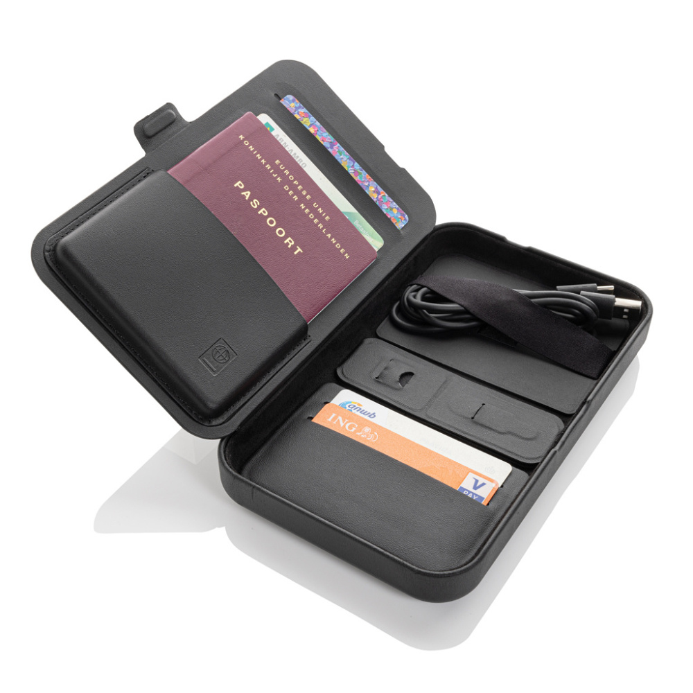 Logo trade promotional giveaway photo of: Swiss Peak RCS recycled travel case with 3 in 1 charger
