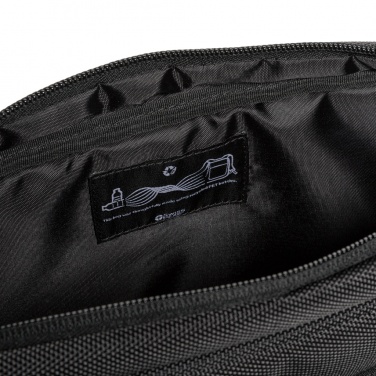 Logotrade meened pilt: Swiss Peak RPET Voyager RFID 15,6" sülearvutikott
