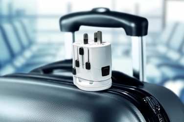 Logotrade reklaamtoote foto: PRO maailm ja USB. 3-poolne