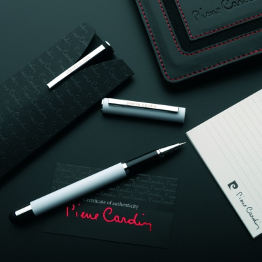 Logotrade firmakingituse foto: Rull pehme puudutusega CLAUDIE Pierre Cardin
