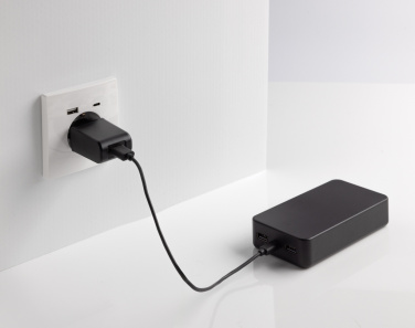 Logotrade ärikingituse foto: Boostcore RCS taaskasutatud plastist akupank 20 000 mAh USB C