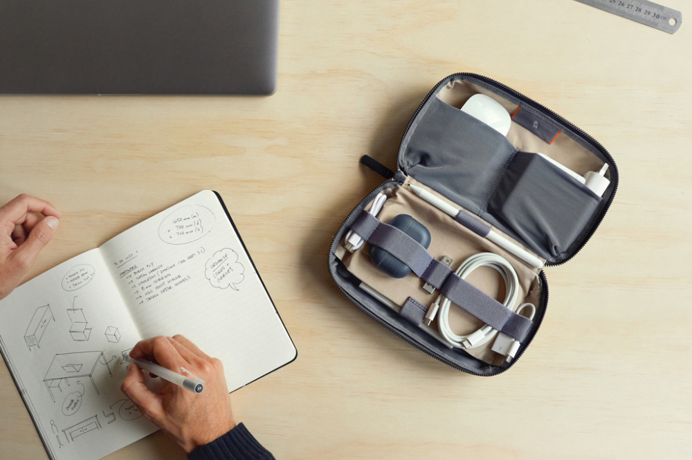 Logotrade ärikingitused pilt: Bellroy komplekt tehnika tarvikute hoiustamiseks
