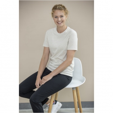 Logo trade mainoslahjat ja liikelahjat kuva: Avalite lyhythihainen t-paita, unisex t-paita kierrätetystä materiaalista Aware™ alkuperä QR-koodi