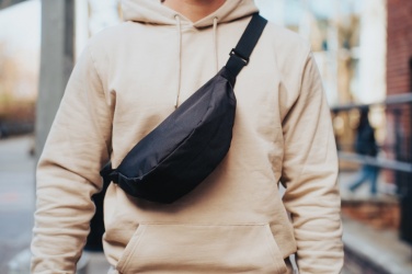 Logotrade mainoslahjat ja liikelahjat tuotekuva: Crescent AWARE™ RPET puolikuun muotoinen crossbody -laukku