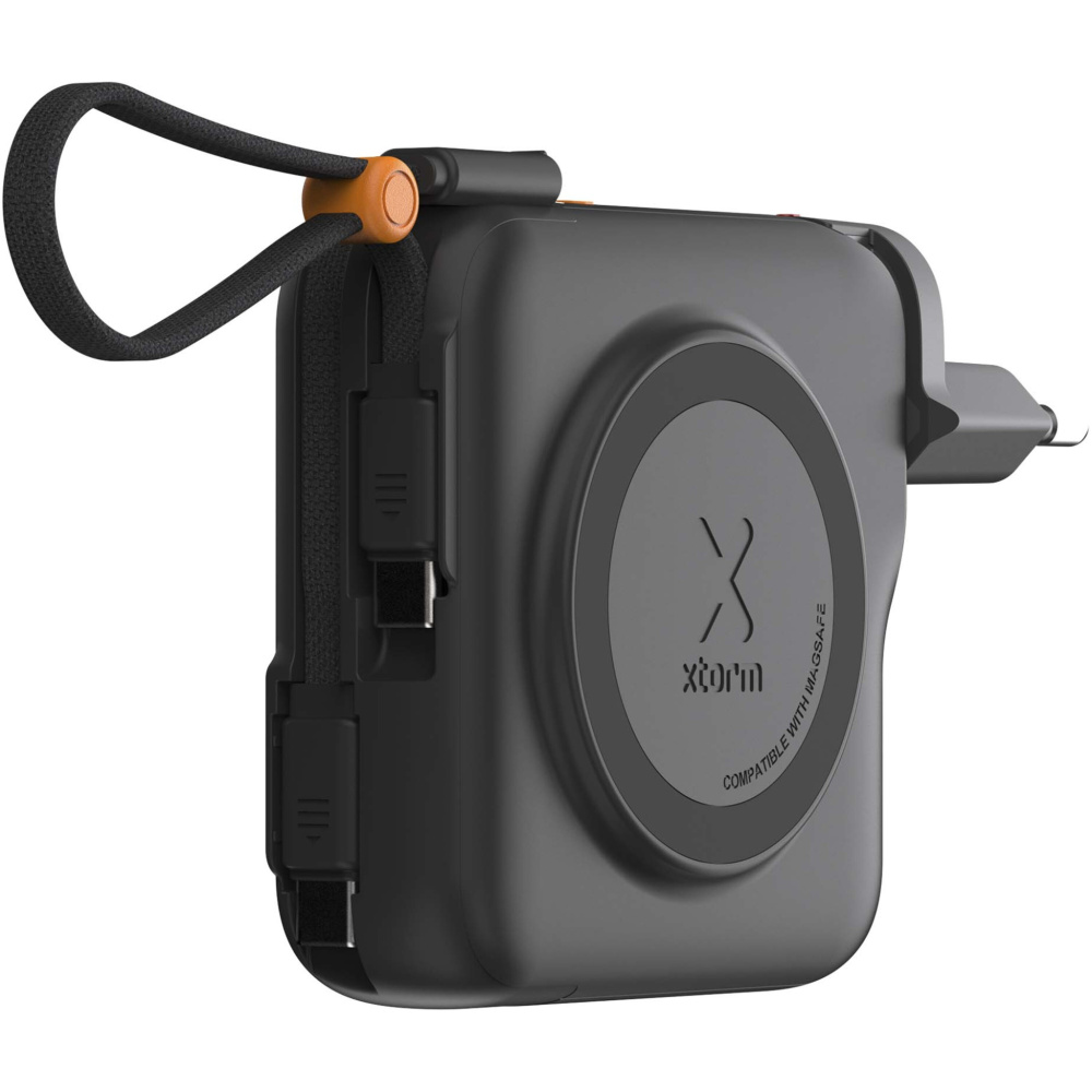 Logotrade firminės dovanos nuotrauka: „Xtorm TravelPro 30W 10 000 mAh“ 3 viename kelioninis įkroviklis