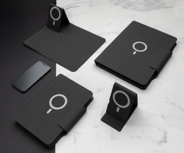 Логотрейд pекламные cувениры картинка: Подставка для телефона Artic Magnetic 10W с беспроводной зарядкой