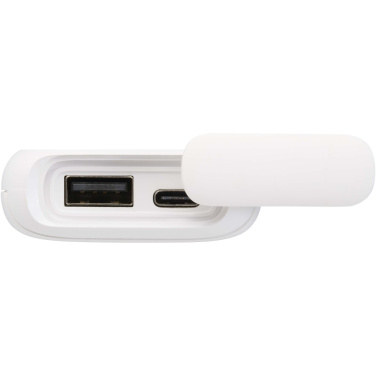 Logotrade reklamprodukter bild: Alkes 5 000 mAh 12 W vattenbeständig powerbank av återvunnen plast med karbinhake