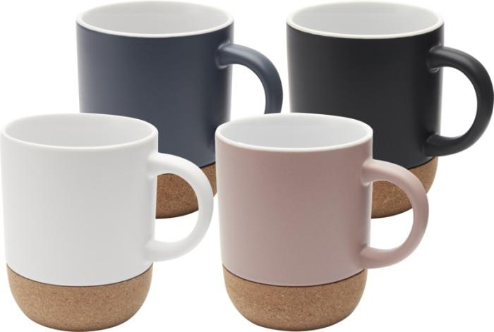 Logotrade reklamprodukter bild: Billie 300 ml keramikmugg med korkdetaljer och matt finish